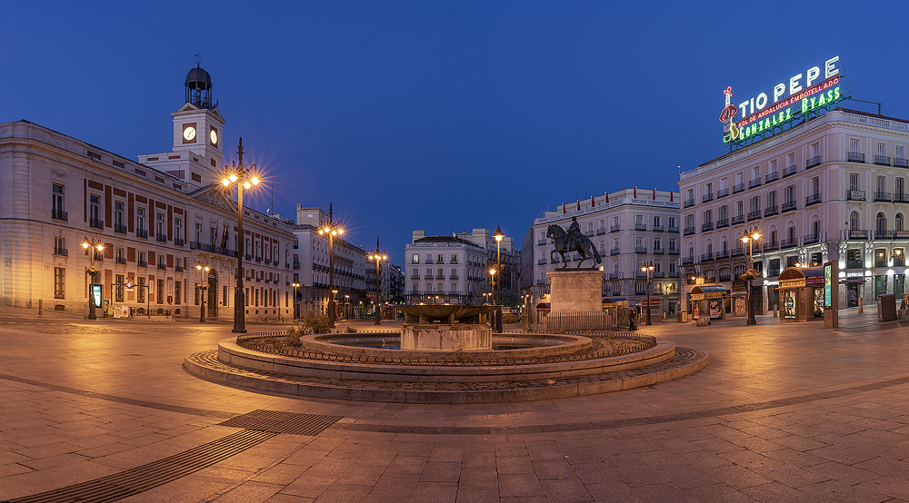 014 Puerta del Sol Madrid3.jpg
