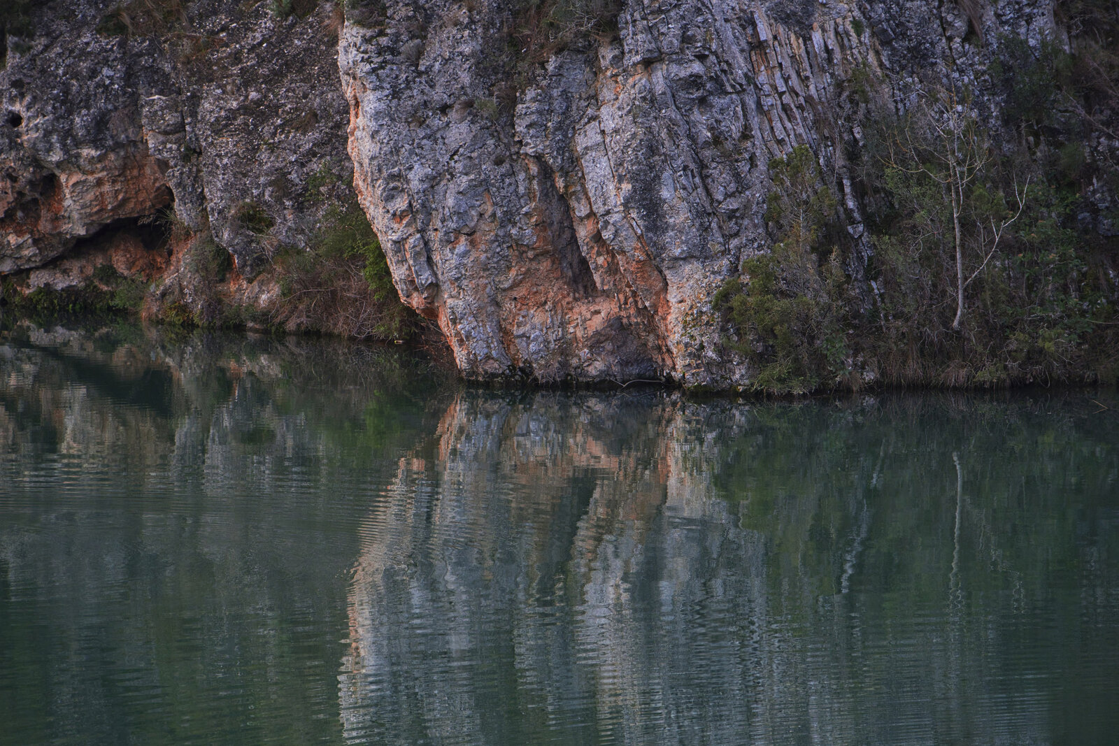 042-3w.jpg
