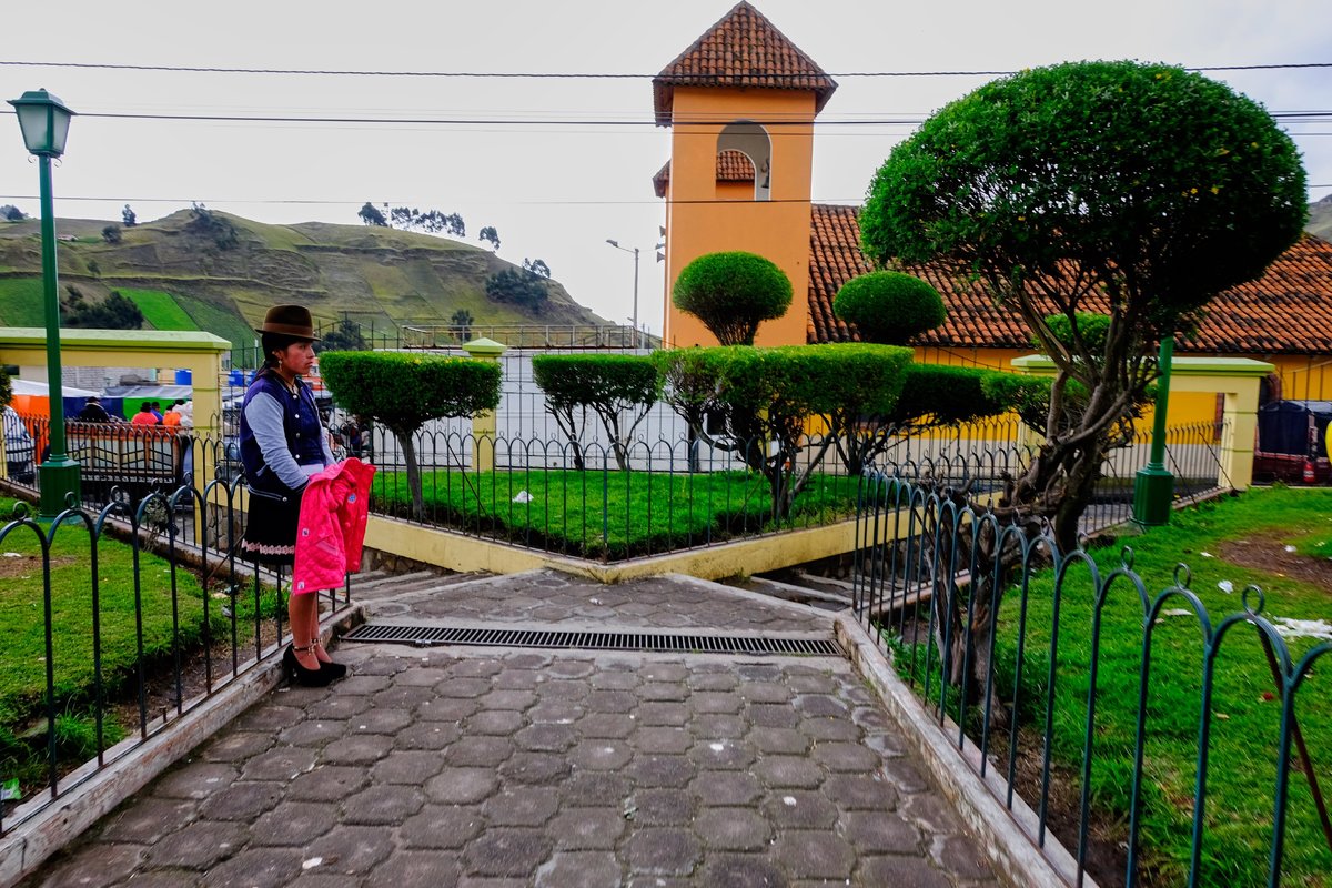 190406 Zumbagua pueblo Volcán Quilotoa - EC 82.jpg