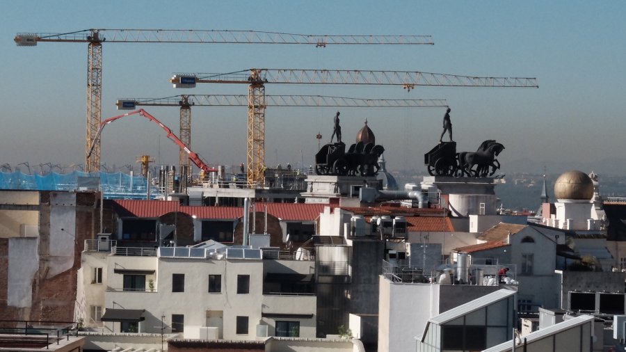 Gruas sobre Madrid