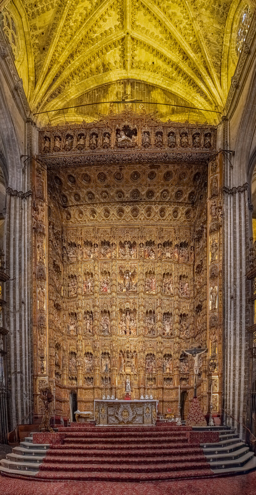 20251008@122421_230VISITA CATEDRAL SEVILLA VETERANOS DRAGADIOS-Editar()5000px.jpg