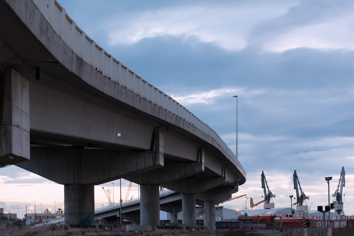 Bajo el puente