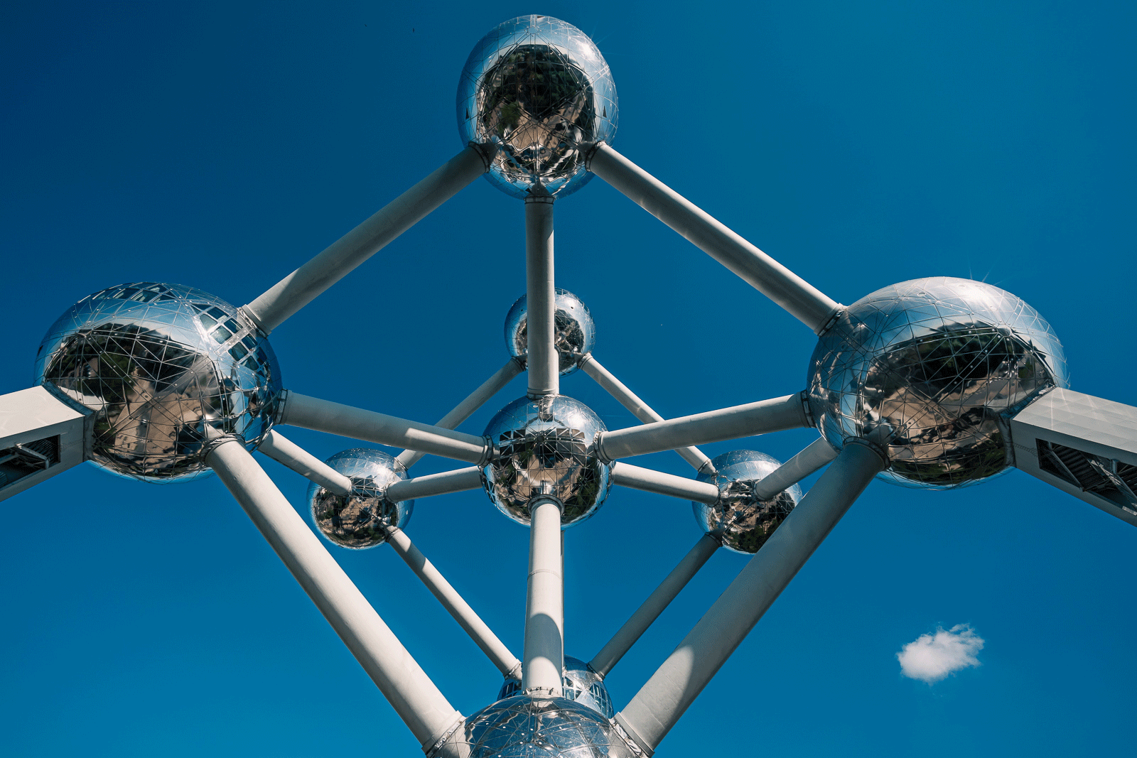 atomium1.gif