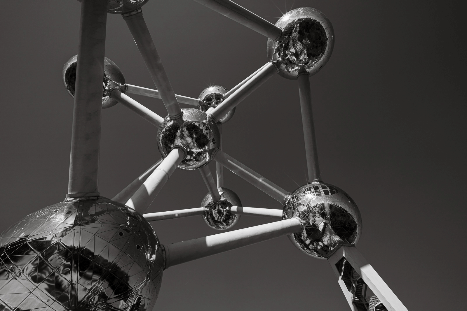 atomium3.gif