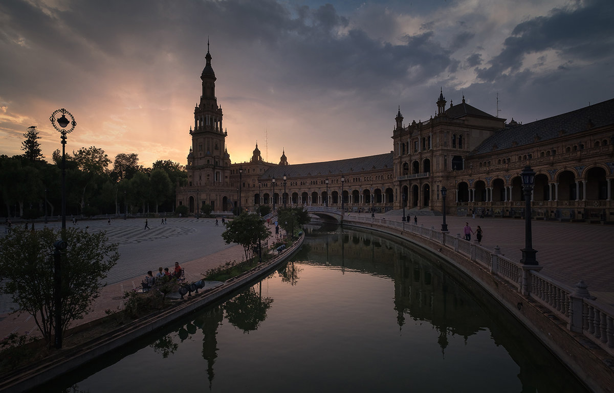 Mas Privilegios de Sevilla