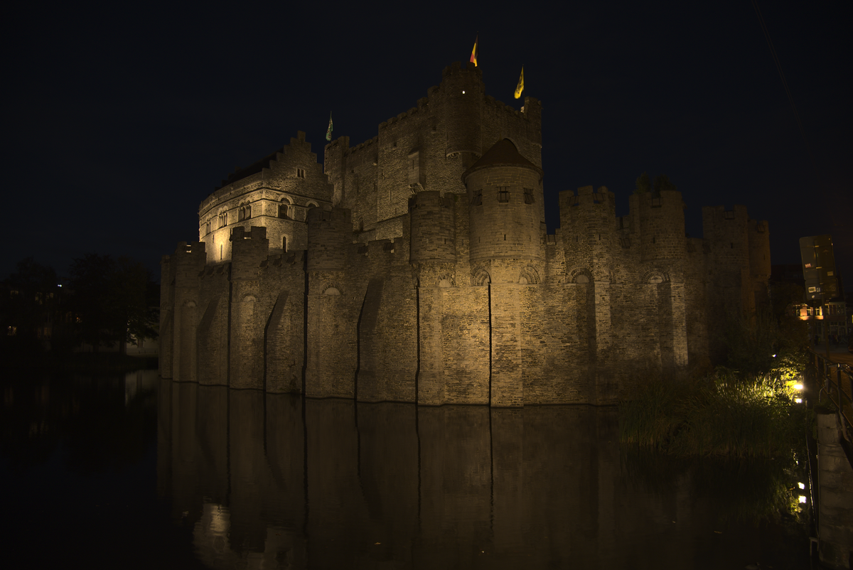 Castillo Gravensteen Bélgica. mis primeras fotografías. Fujixt1 f3.5 1/4 15mm 800iso