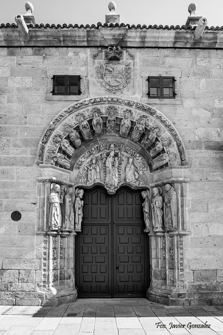 La puerta B&W y COLOR