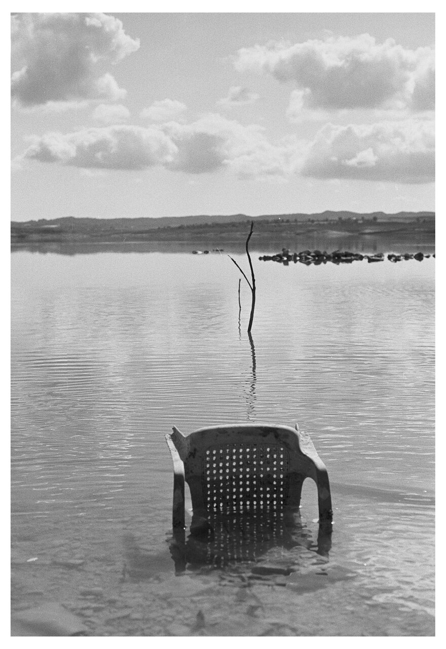 embalse de la pedrera 2 noviembre 2024 om1 50 1.4 y 20 3.5 filtro naranja foma 100 rodinal 1+5...jpg