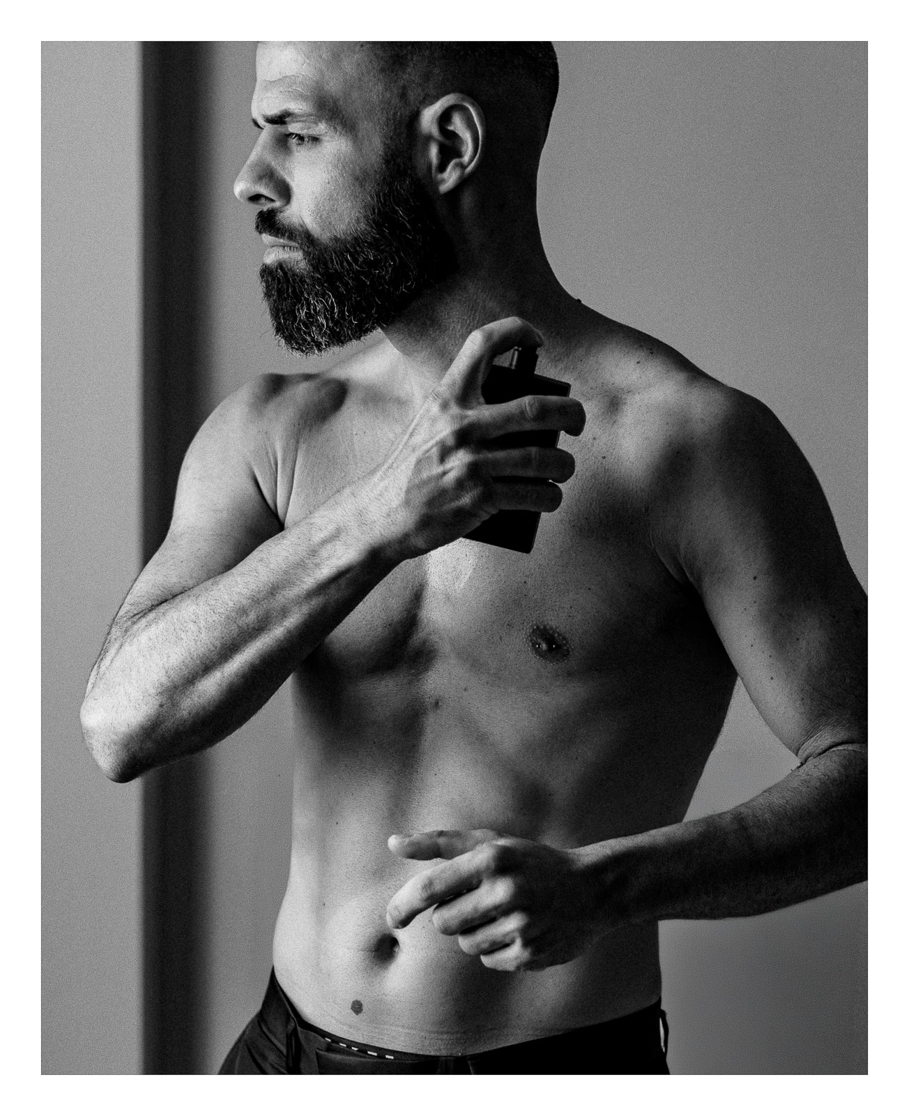 fotografo-persona-hombre-barba-blanco-negro.jpg
