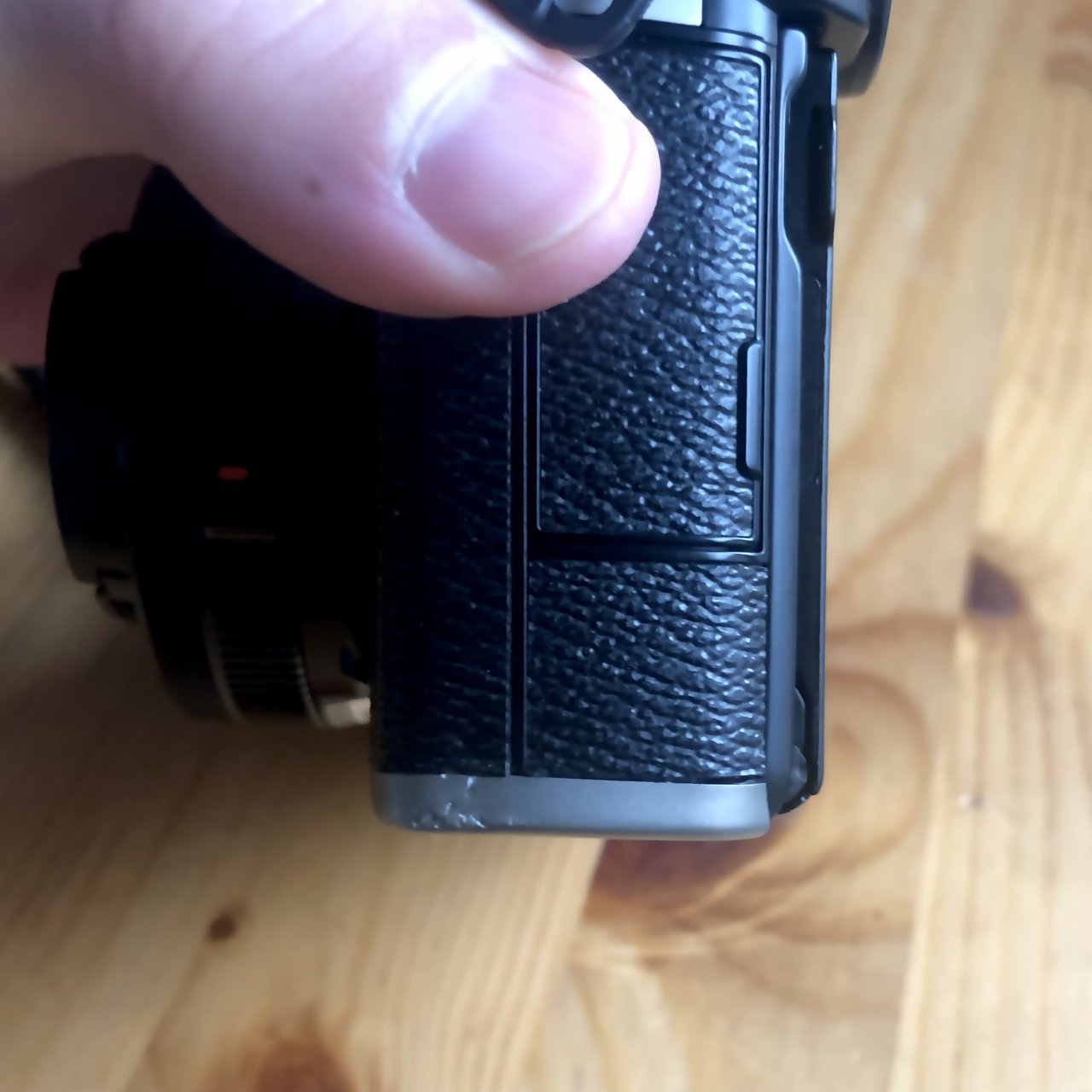 Fuji_XPro_scratches.jpeg