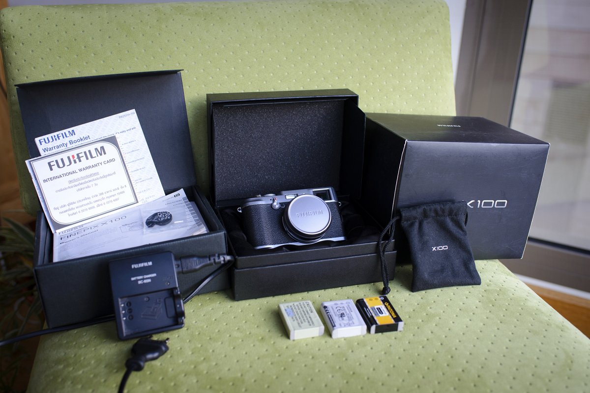 Fujifilm X100-01.jpg