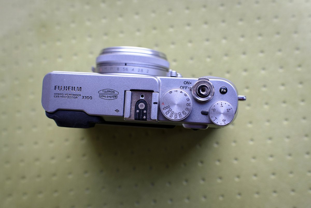 Fujifilm X100-05.jpg