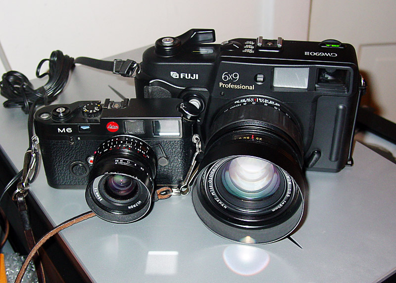 leica-m6-vs-fuji-gw690iii.jpg