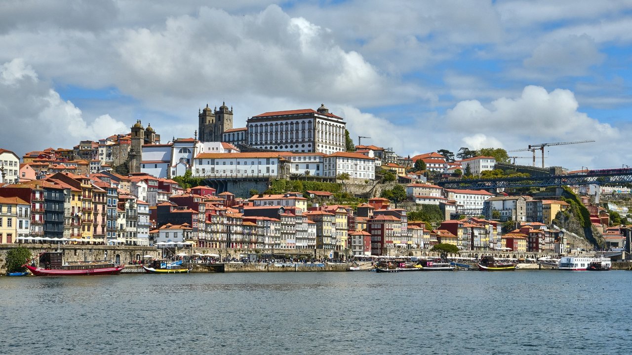 Porto (Large).jpg