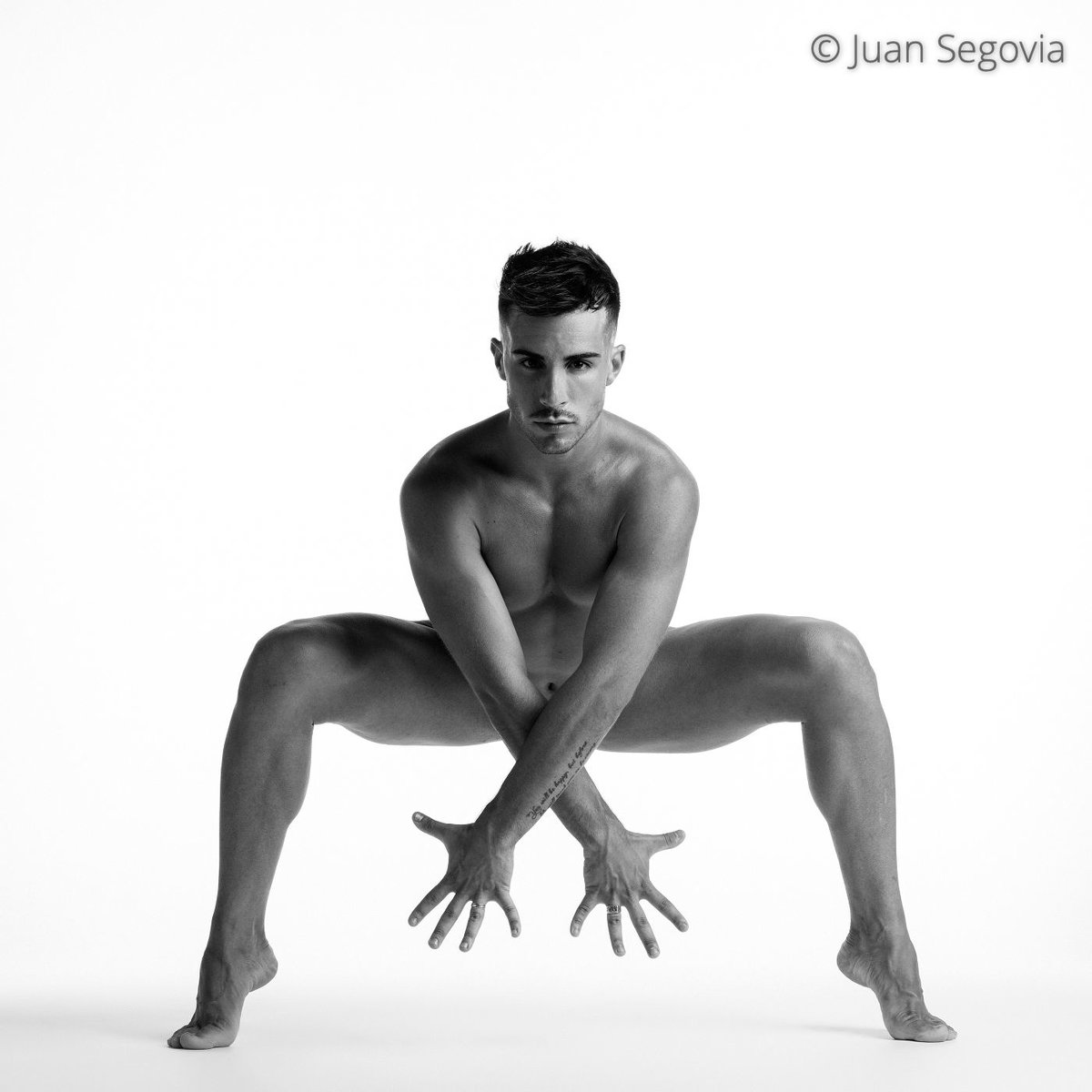 Retrato corporativo del bailarín Michael Olivera.JPG