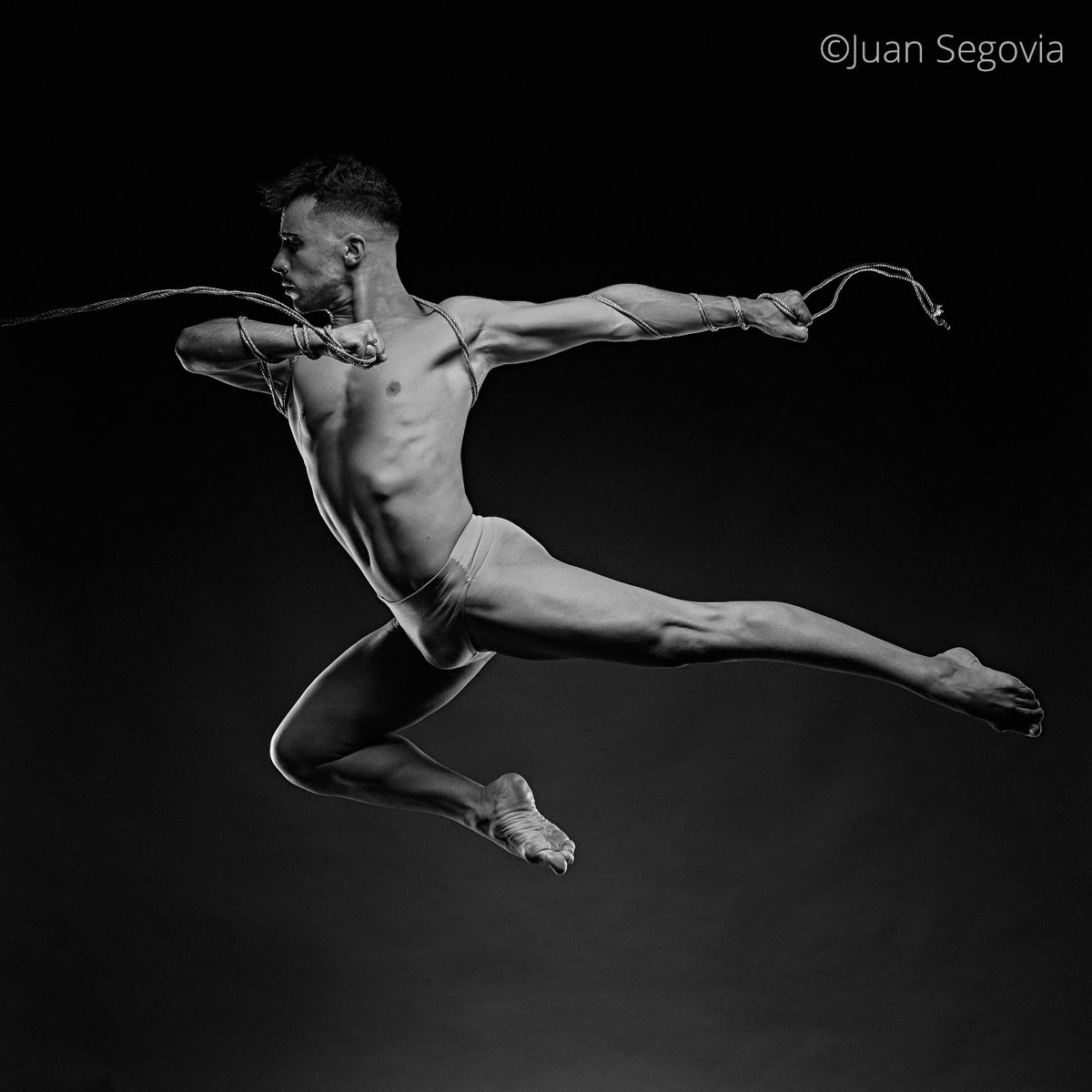Retrato corporativo del bailarín Michael Olivera 3.JPG