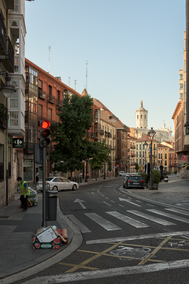 Semáforo en rojo. Valladolid, 2020