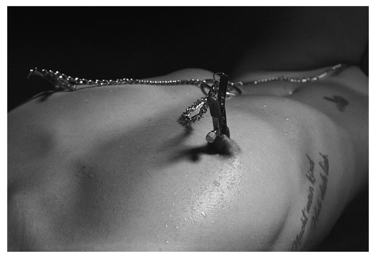 Sesion desnudo P.H. 9 octubre 2024 fm3a 50 1.4 foma 100 a 200 rodinal 1+50 12m- (6).jpg