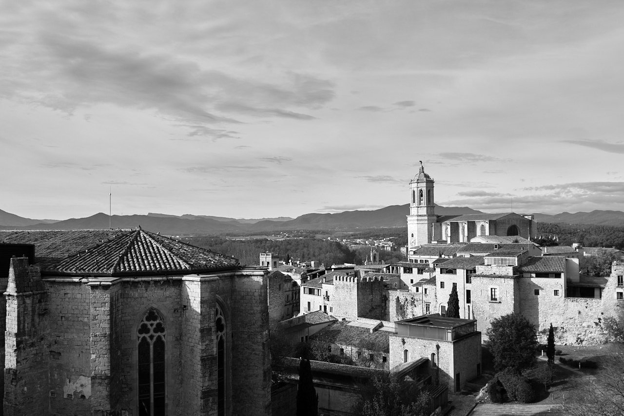 Vistas desde la muralla (Girona) (2).jpg