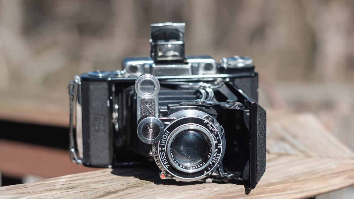 zeiss-ikon-super-ikonta-hero.jpg
