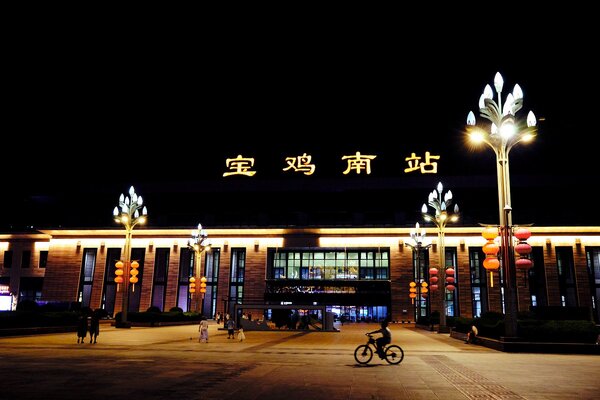 250721 paseos por Baoji - China 010.jpg