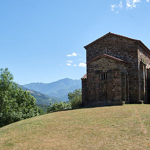 Santa Cristina de Lena (1).jpg