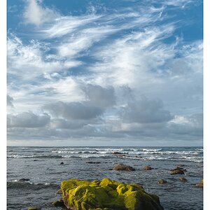 Media 'fotografo-playa-paisaje-cielo-azul-nubes-roca-mar.jpg' in category 'Últimas fotos'