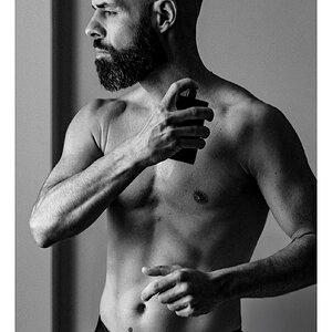 fotografo-persona-hombre-barba-blanco-negro.jpg