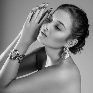 20250925@183346_750 SESION ANGELA VAQUEROS-  ELEG ANG-Editar-BN5000px.jpg