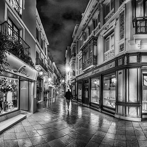 250122@192044_910CALLEJEO NOCTURNO ZONA PLAZA SALVADOR-bruto-denoise-sharp-quasi-FINAL-BN_-Res...jpg