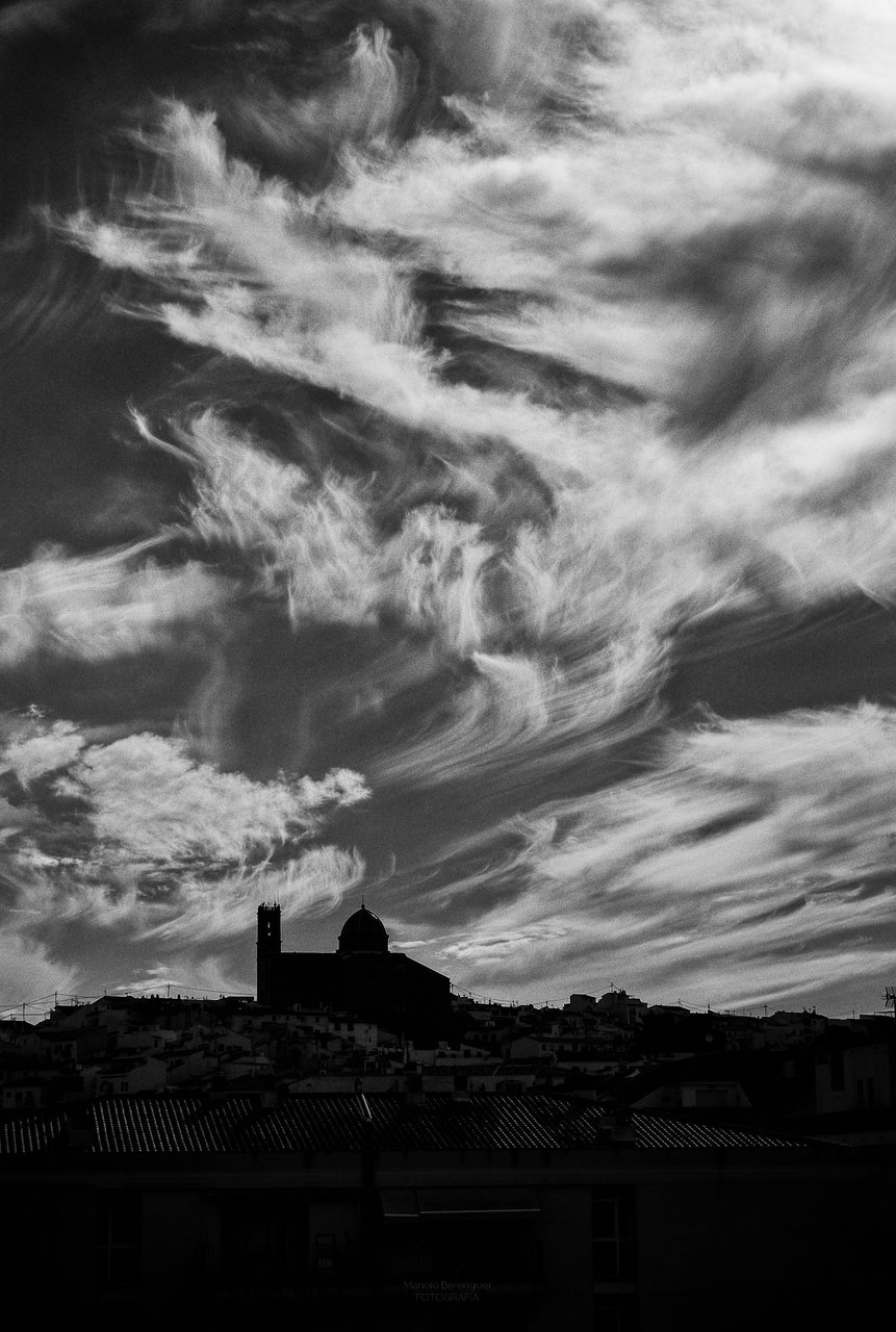 Capricho de nubes desde mi terraza.jpg