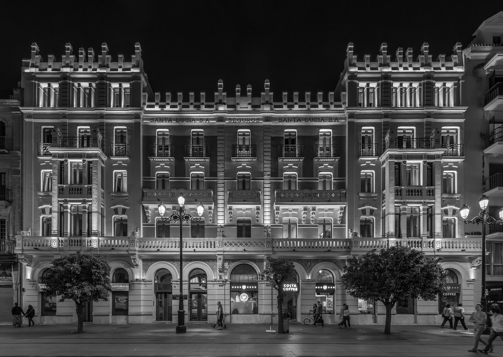 EDIFICIO SANTA LUCIA  SEVILLA-BN.jpg