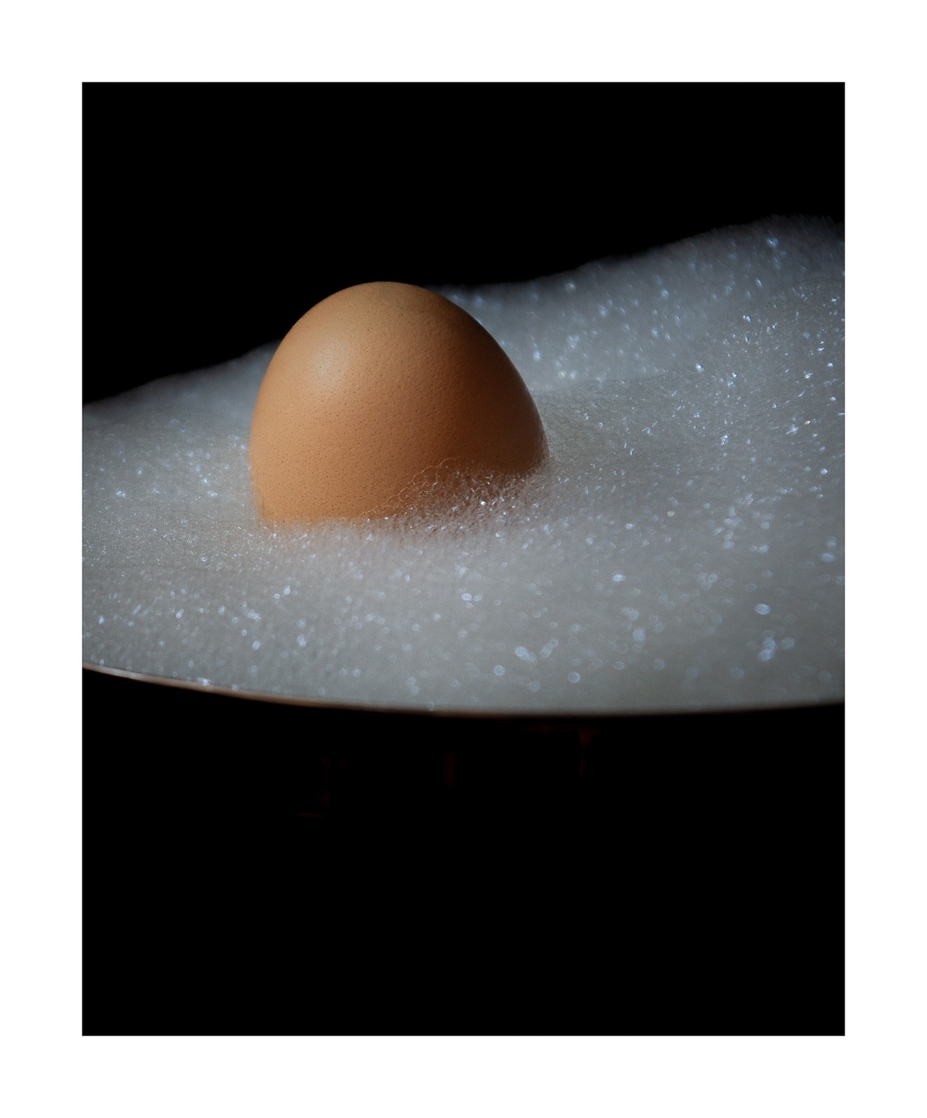 fotografo-bodegon-huevo-espuma-conceptual.jpg