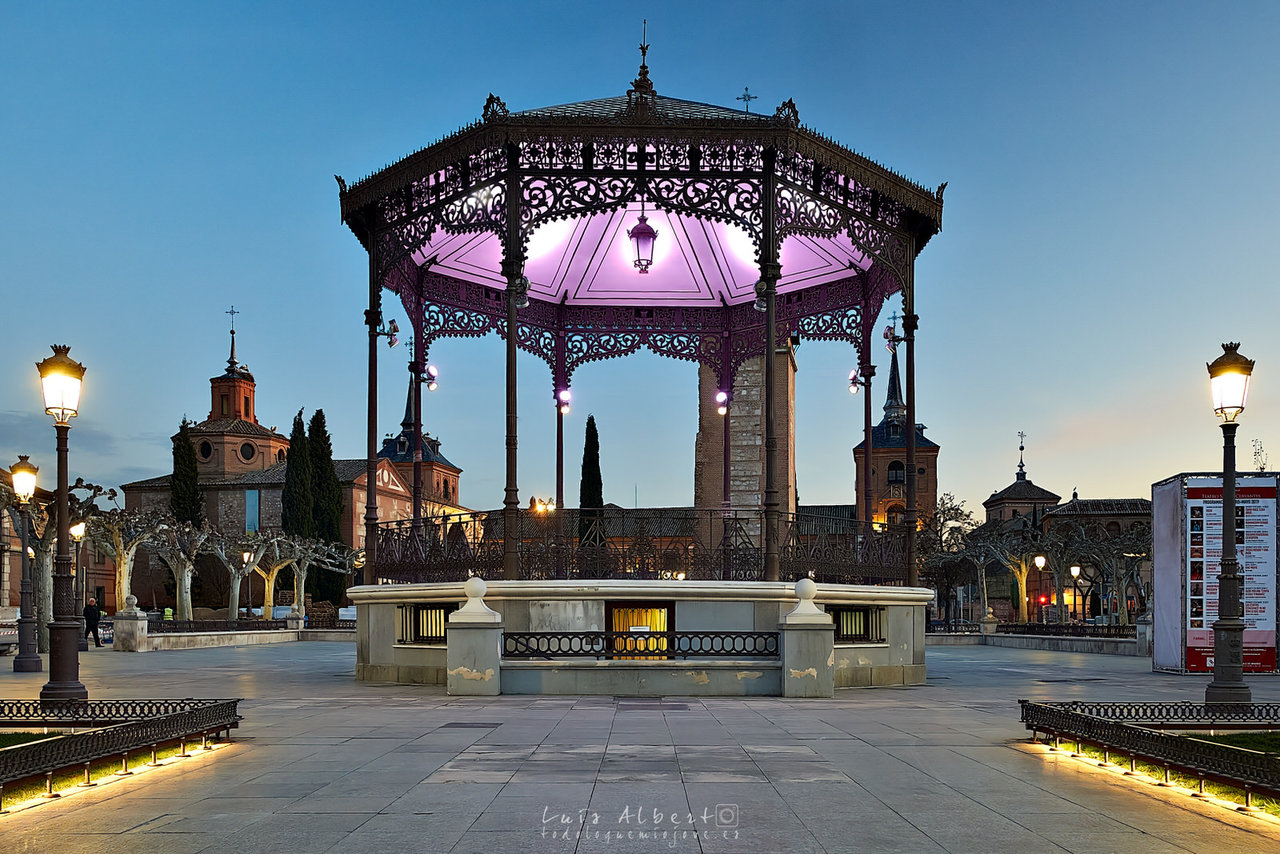 KiosKo Plaza Cervantes LUIS6897 04-02-19 X-T10.jpg