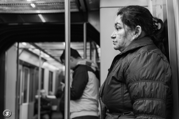 En el metro por Julián Redondo, con Fuji X-E1 + Fujinon 35mm f/1.4