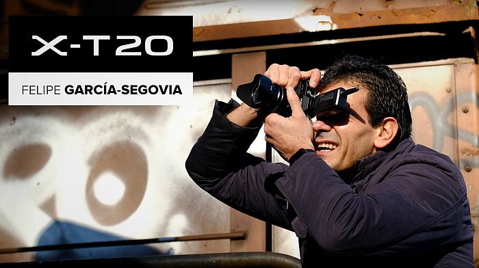 Felipe García-Segovia probando la Fuji X-T20.