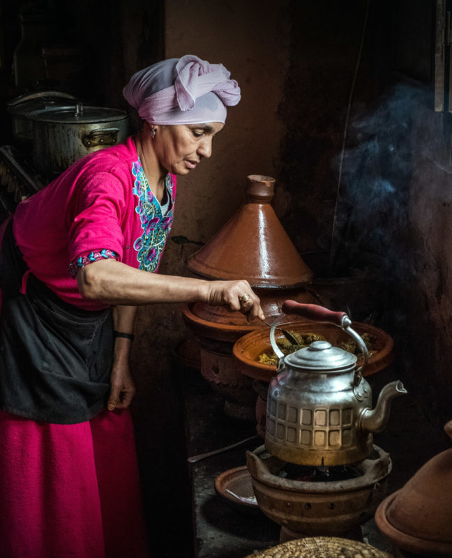 "Cocinera bereber" por Ricardo Figueirido. X-T2 + XF 16-55mm F2.8.