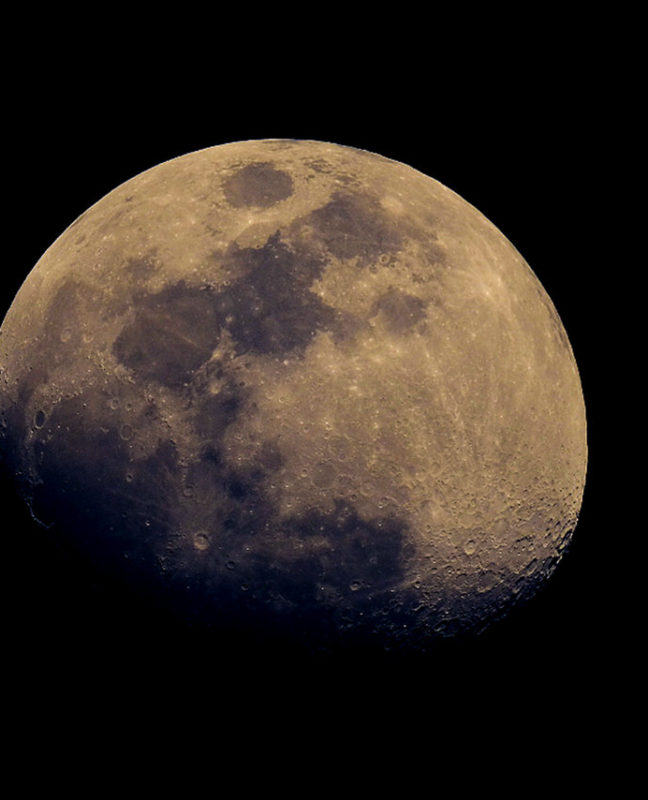 "Luna a 1200mm" por Ángel Cañones. Fujifilm X-T2 + Fujinon XF 100-400mm + teleconversor Fujinon TC x2.