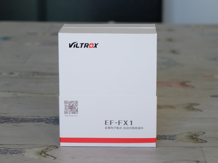 Caja del Viltrox EF-FX1.