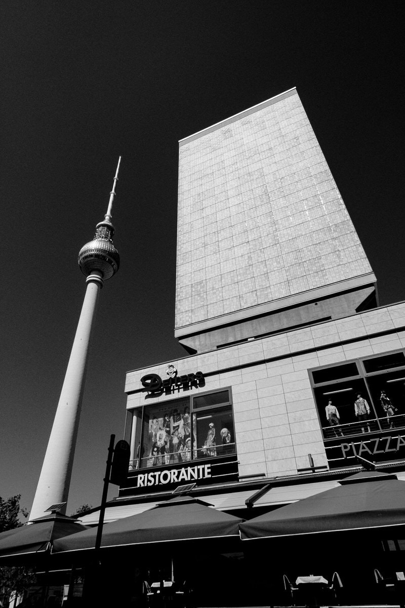 Fernsehturm de Berlín. Foto por Luis Argüelles. X-Pro2 + XF 14mm F2.8 R.
