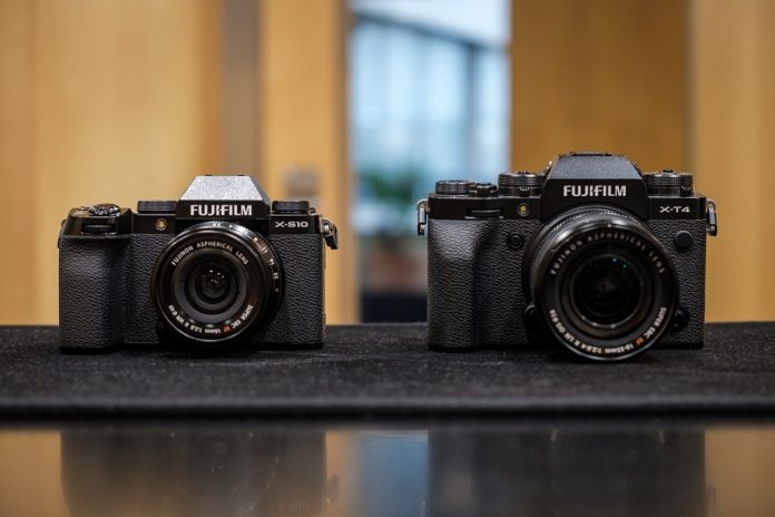 Comparando dimensiones: Fujifilm X-S10 frente a X-T4.