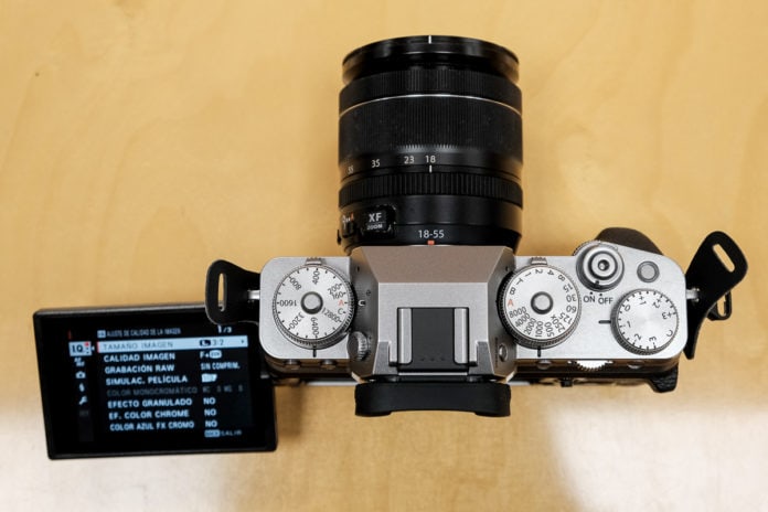 Pantalla articulada de la Fujifilm X-T4.
