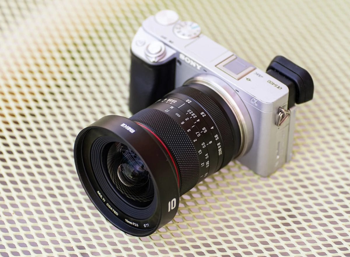 Meike 10mm f/2 en una Sony A6400.