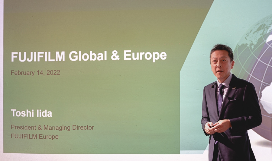 Toshi Iida, presidente de Fujifilm Europa durante la presentación de la Wonder Expo en Barcelona.