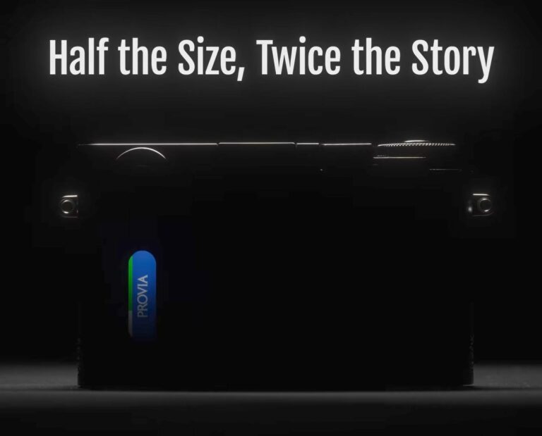 Se viene una cámara Fujifilm muy compacta: «La mitad del tamaño, el doble de historia»