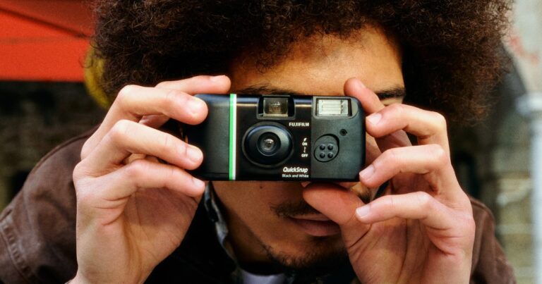 Las QuickSnap cumplen 40 años y Fujifilm lo celebra anunciando QuickSnap Active y QuickSnap Black and White